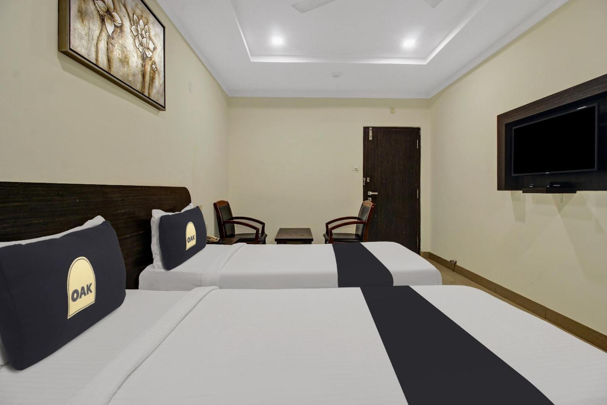 Super Townhouse Oak Lb Nagar Ramoji Hyderabad Exterior foto