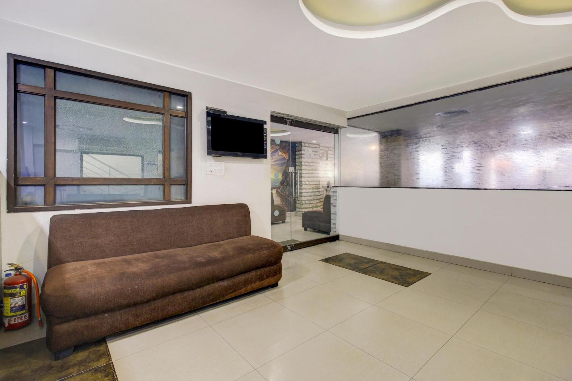 Super Townhouse Oak Lb Nagar Ramoji Hyderabad Exterior foto